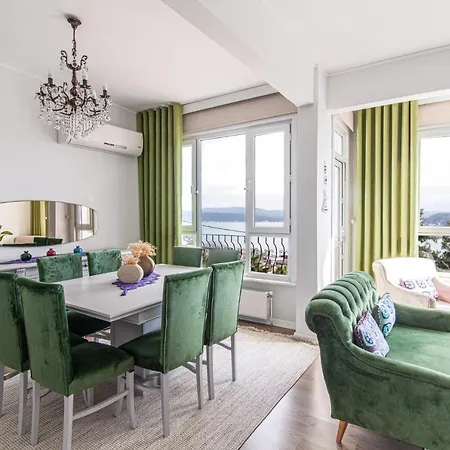 Fancy With Balcony And View In Sariyer * 伊斯坦布尔