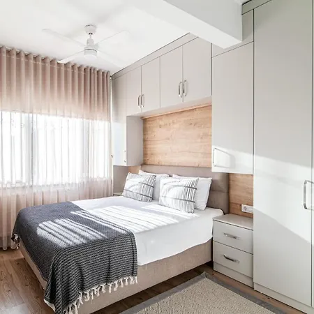 Fancy With Balcony And View In Sariyer *