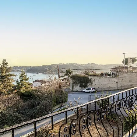 Fancy With Balcony And View In Sariyer *